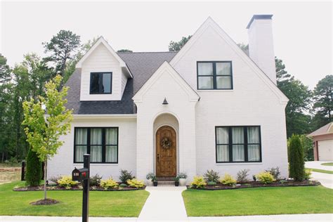 White brick homes. I rounded up some examples of painted white brick homes from Houzz. Each home has a different shade of white on the exterior. The colors are both from Benjamin Moore and Sherwin Williams. Take a look at the difference in tone, some are whiter than others and many have a creamy softer appearance. Examples of Painted … 