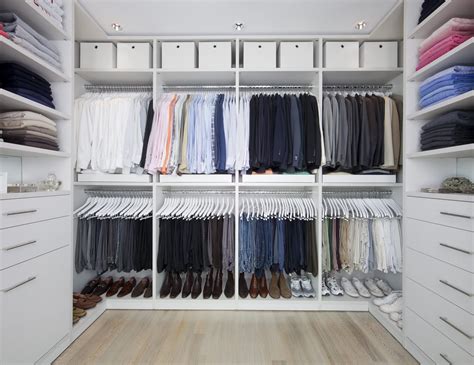White closet. Dunthorpe Estate, Oregon Walk-In Closet. CLOSET THEORY by Janie Lowrie. Approximately 160 square feet, this classy HIS & HER Master Closet is the first Oregon project of Closet Theory. Surrounded by the lush Oregon green beauty, this exquisite 5br/4.5b new construction in prestigious Dunthorpe, Oregon needed a master closet to … 