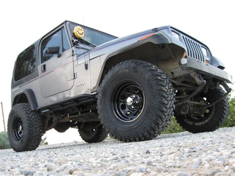 White Knuckle Off Road Products offers heavy-duty rock sliders for 4×4 enthusiasts and our goal is to provide our customers with quality products and great customer service. We are detail oriented, from design through production, and offer high-quality hand-made products that are exceptionally functional. From magazine features to independent reviews and customer testimonies, the quality of .... 