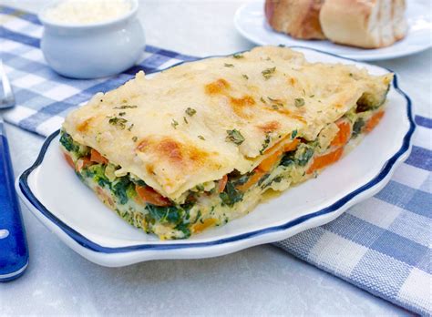 White lasagna recipe: A celebration of pasta and vegetables bound together by a creamy béchamel