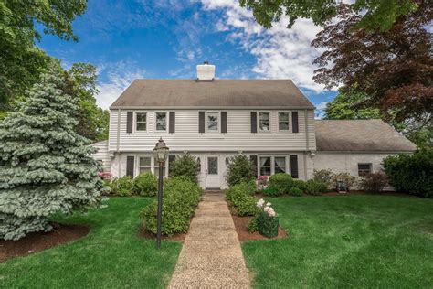 White plains homes for sale. Zillow has 13 homes for sale in 10604. View listing photos, review sales history, and use our detailed real estate filters to find the perfect place. ... White Plains, NY 10604. LISTING BY: HOULIHAN LAWRENCE INC. $769,000. 4 bds; 2 ba; 1,643 sqft - House for sale. Show more. 7 days on Zillow 