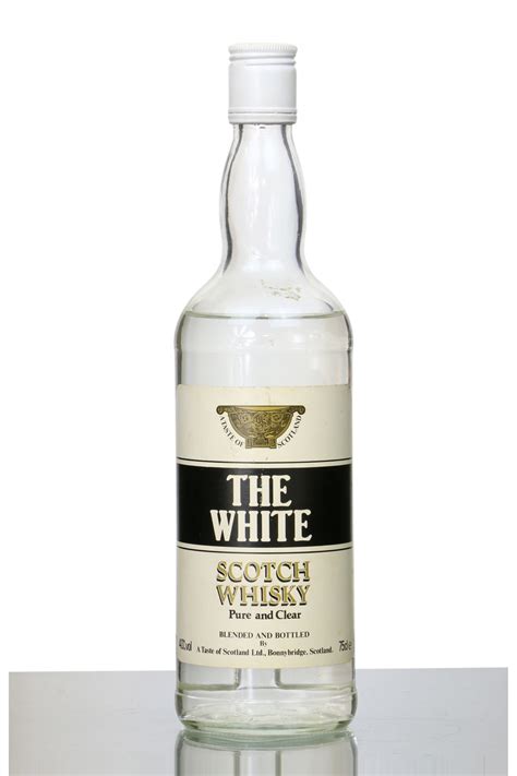 White whiskey. White Horse blended whisky has tradition: it was first produced in 1861. White Horse also got the 'Blended Whisky of the Year' in 2007 Whisky Bible by Jim Murray. White Horse is owned by Diageo and apparently Lagavulin is the key factor in it. Okay for a blend, a malty one. But still, robustly blended so not as good as I expected. 
