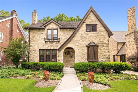 Whitefish Bay WI Real Estate & Homes for Sale - Homes.com