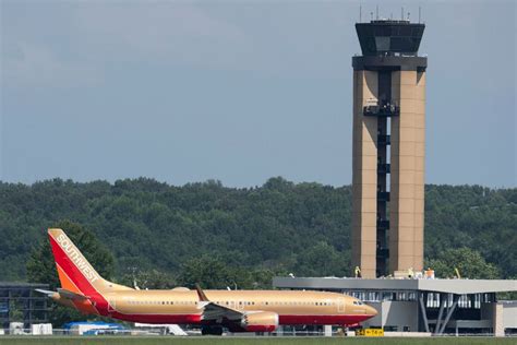 Who’s in charge of Nashville’s airport? US and Tennessee officials disagree under a new state law