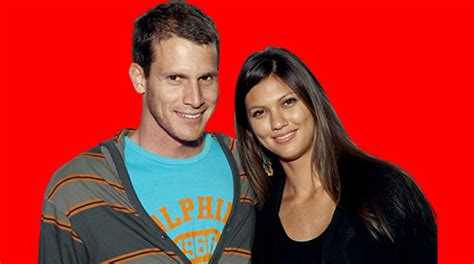 Jun 26, 2018 ... Word just got out that comedian Daniel Tosh married his writer girlfriend Carly Hallam... two years ago!. 