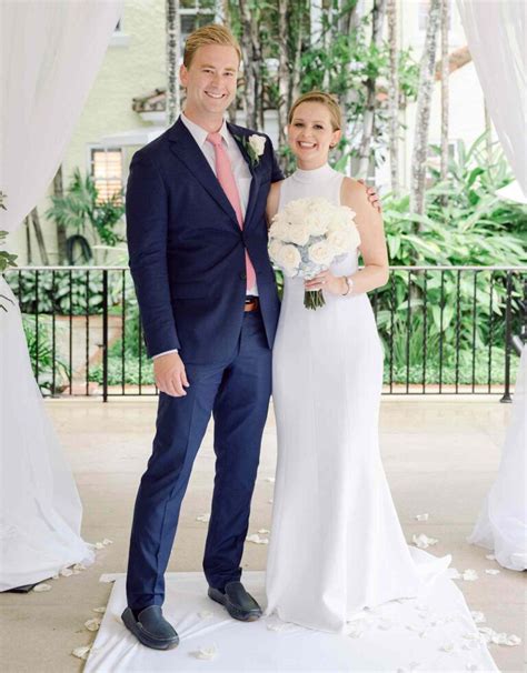 The Fox News White House correspondent Peter Doocy is married to