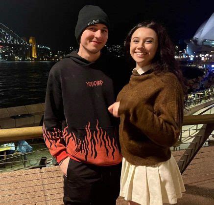 Who is juicyfruitsnacks girlfriend Gaege Gibson. Apr Are Kath and Marcus still dating? Snacos even published a video on her secondary Youtube channel "Lufu" discussing "How they met". Marcus has been Loserfruit aka Kathleen's boyfriend for the last 5 years and they are not going to break up anytime soon. Dolgozott is.. 
