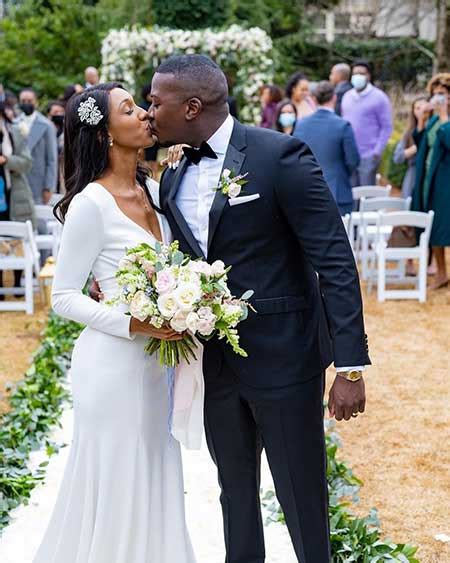 Who is maria taylor married to. Trevor Lawrence got himself a ring before his NFL career even began. In April 2021, the former Clemson Tigers quarterback married his longtime girlfriend Marissa Mowry in Bluffton, South Carolina ... 