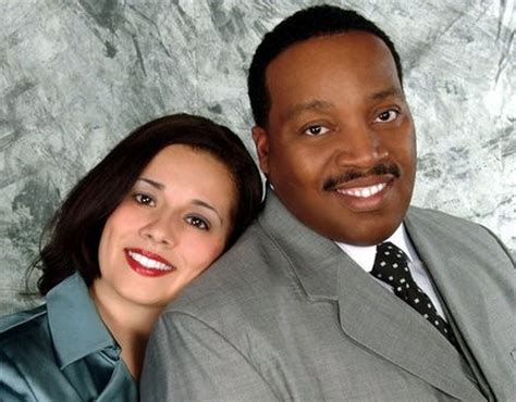 It’s with our deepest sympathy that we inform you that Pastor Marvin Sapp’s wife MaLinda Sapp has passed on today (September 9th) after her second battle with colon cancer. This sad news was confirmed on the Lonnie Williams show today. An official press release has not been issued yet, but more details will be coming on tomorrow’s .... 