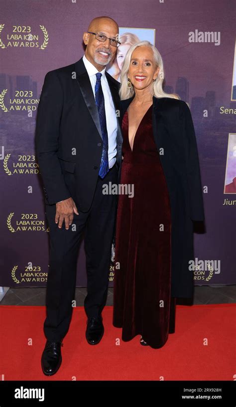 Who is mike warren married to