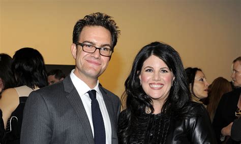 Who is monica lewinsky married to. Melanie Lynskey and Jason Ritter started dating in 2013 and got married in 2020. Here is a complete timeline of their relationship. 