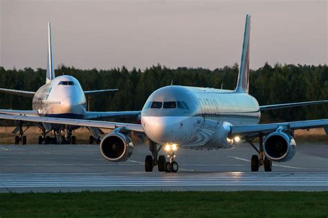 Who makes planes besides Boeing