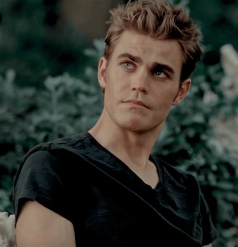 Who plays stefan in vampire diaries