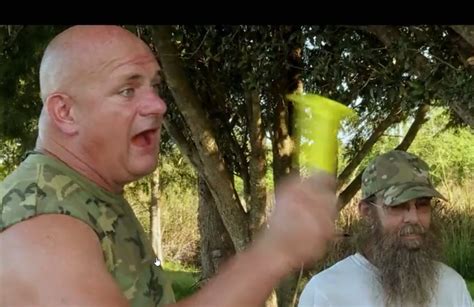 S14 E1 - Gator War. January 31, 2024. 1 h 4 min. TV-PG. It is an all-out Gator War as hunters battle head-to-head in a competition to win 350 new alligator tags at the end of the season. Troy aims to get an early lead. While Ronnie sets his sights on dethroning the King of the Swamp. Free trial of discovery+.