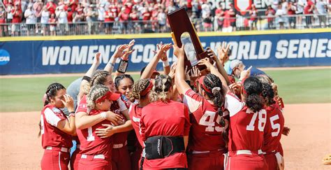 Jun 7, 2023 · No. 1 Oklahoma pushed its NCAA-record winning streak to 52 games and put No. 3 Florida State softball on the brink of elimination with a 5-0 win Wednesday in Game 1 of the... . 