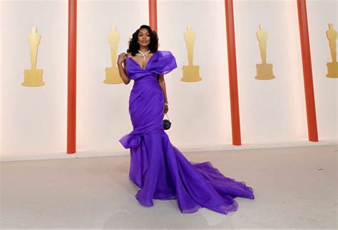 Who wore what on the Academy Awards (not) red carpet