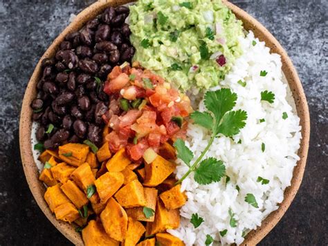Whole food plant based meals. I’ve toyed with the idea of vegetarianism — veganism would involve giving up cheese and that’s something this Spaniard cannot bring herself to do — on numerous occasions. But there... 