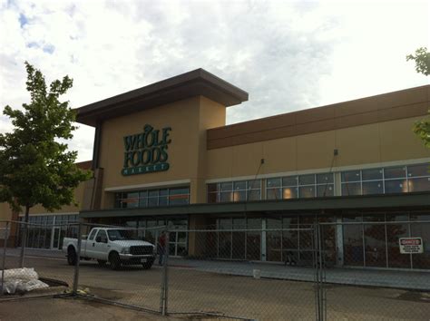 Whole foods maple grove. 