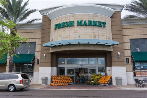 Posted: Jan 31, 2024 / 12:18 PM EST. Updated: Jan 31, 2024 / 12:30 PM EST. SHARE. ST. PETERSBURG, Fla. (WFLA) — St. Petersburg’s first Whole Foods Market is opening …. 