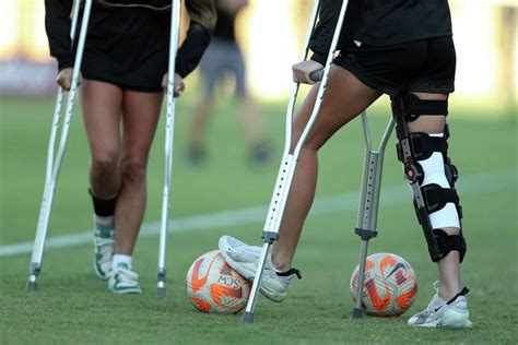Why ACL tears happen more often to female athletes