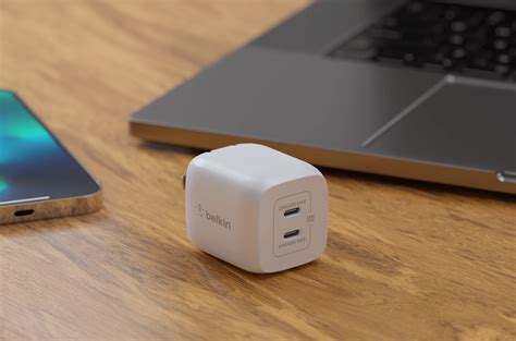 Why Every Computer Should Come With a Dual USB C Charger