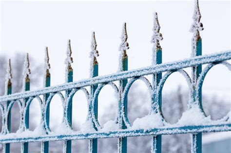 Why Fall and Winter is the Best Time to Install a Fence