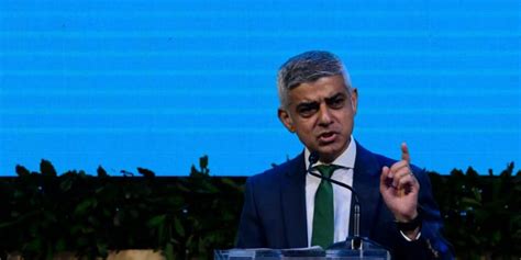 Why London’s mayor just can’t scrap his clean air plan