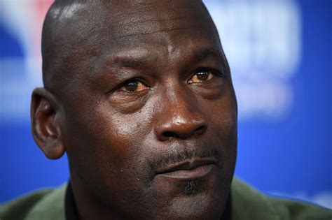 Updated Nov 6, 2022 at 4:06pm. Getty Fans are concerned about Michael Jordan's eyes. The unique color of Michael Jordan’s eyes in The Last Dance has caused some fans to be concerned about his ...
