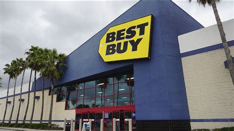 Why are you excited to work at best buy. A modernized logo. For the first time in almost three decades, we’ve updated our logo. It’s now more modern and easier to read, especially in today’s digital world. “Best Buy” still appears in bold, black font, but now it resides outside of our signature yellow tag. The tag serves as graphic punctuation and a visual connection to our ... 
