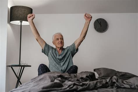 Why do i shake when i wake up. Cerebellar Tremor. This tremor is associated with the cerebellum, that is, the part of the brain that is responsible for balance and coordination. Diseases that affect this part of the brain are responsible … 
