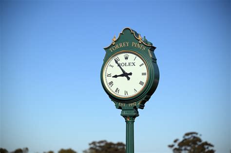 Why does California still change clocks 4 years after voters approved daylight saving proposition?