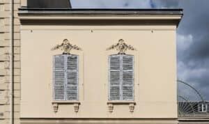 Why does everything close on Sunday in France