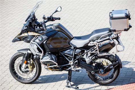 Why i like the BMW GS. - by Marc Johnstone - Writer