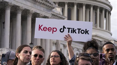 Why progressive lawmakers are fighting against a TikTok ban