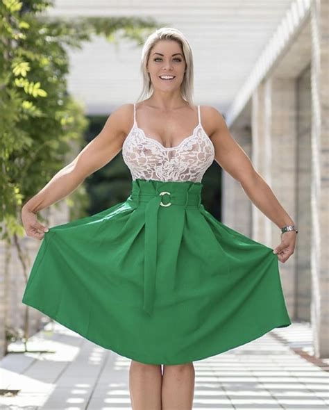 Subreddit for images of women that make you think: "If you're gonna wear THAT. . Whyevenwearanything