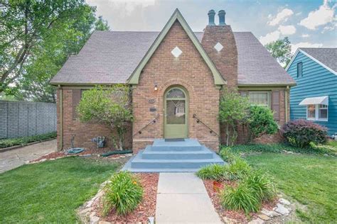 Wichita kansas real estate. View 1474 homes for sale in Wichita, KS at a median listing home price of $250,000. See pricing and listing details of Wichita real estate for sale. 