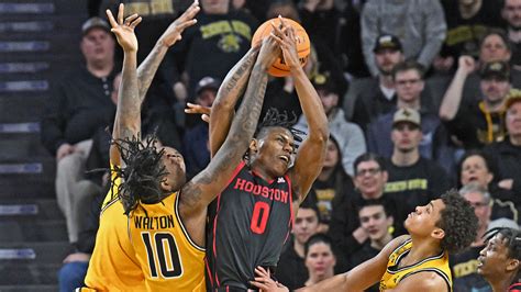 Play-by-play action for the Wichita State Shockers vs. Houston Cougars NCAAM game from March 2, 2023 on ESPN.