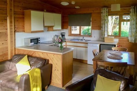 Wickham Green Farm Lodges in Urchfont, Devizes – …