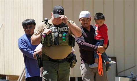 Widening manhunt for Texas gunman slowed by ‘zero leads’