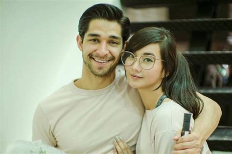 Wil dasovich gf. Wil Dasovich via Instagram MANILA, Philippines — Cosplayer Alodia Gosiengfiao revealed that she and ex-boyfriend Wil Dasovich already broke up a month before she revealed that they parted ways. 