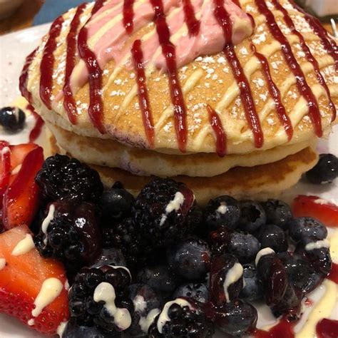 Wildberry pancakes and cafe. Aug 24, 2019 · Wildberry Pancakes and Cafe(芝加哥): 读读403条条关于Wildberry Pancakes and Cafe客观公正的美食点评，在Tripadvisor的5分满分评等中得4.5分，在芝加哥的9,307家餐厅中排第17名。 