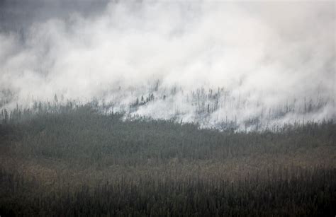 Wildfire fight switches from defence to offence near capital of Northwest Territories