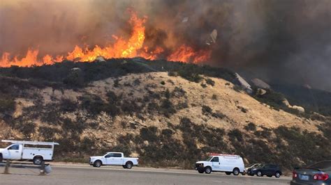 Wildfire near Temecula explodes to 500 acres; 10% contained