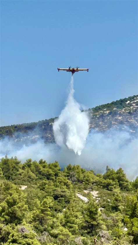 Wildfires: EU mobilizes five additional rescEU airplanes for Greece as well as more firefighters
