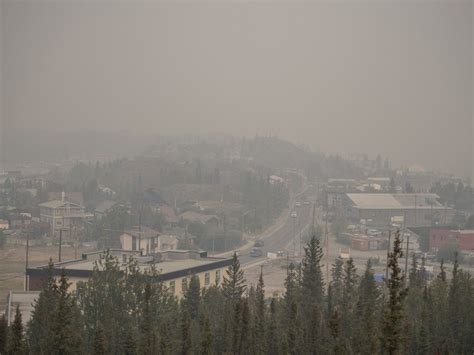 Wildfires edge closer to Yellowknife as N.W.T. continues to battle blazes