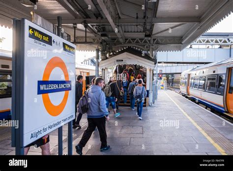 Willesden Junction live: