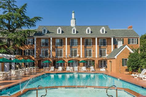 Williamsburg hotel. Value Hotels with Suites in Williamsburg, VA. Patriots Inn Williamsburg. 1 BR and 2 BR suites great for families. Daily from $127. Hampton Inn & Suites Williamsburg-Richmond Rd. 2 miles from Colonial Williamsburg. Daily from $89. 