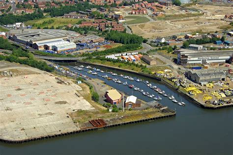 Willington Quay & Howdon Boys Club, Wallsend - Yell