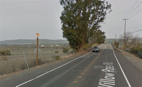Willow Pass in Concord closed in both directions due to car crash