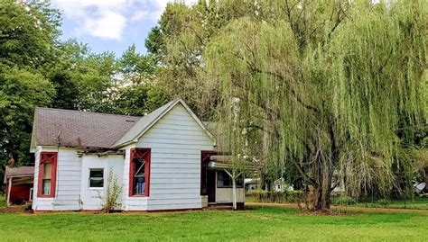 $25.00 Mystery Archives This video tells the untold story about the various legends that have made the Willow's Weep house in Cayuga, Indiana (IN) infamous for over a century. From .... 